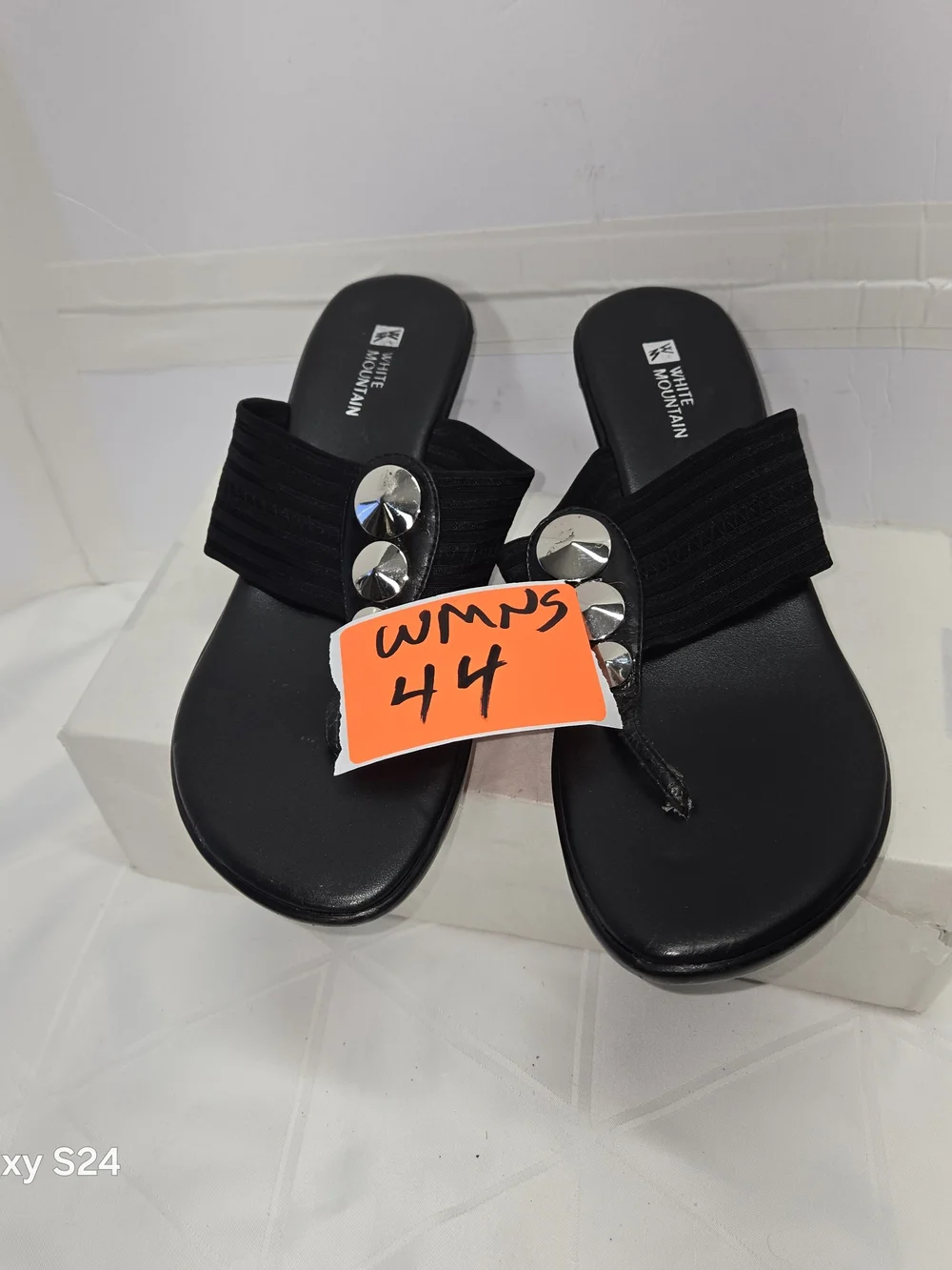 White Mountain classic black